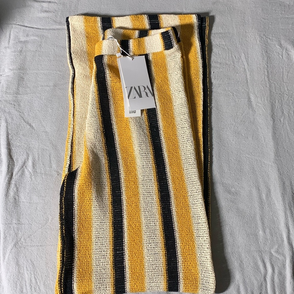 Zara NEW Striped knit pull on pants. Yellow, black white L-42inch
